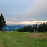 Familienauszeit In Hirschs Dachstueberl Mit Familienbett 2,4m, Schlafgalerie Fuer Kinder, Aktivcard, Pool, Sauna, Panorama 圣恩吉玛