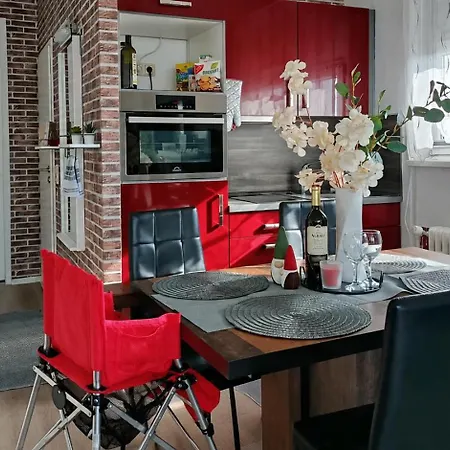Familienauszeit In Hirschs Dachstueberl Mit 2,4m Breitem Familienbett, Spiel- Und Schlafgalerie Fuer Kinder, Aktivcard, Pool, Sauna Und Panoramaausblick 아파트 상트엥글마